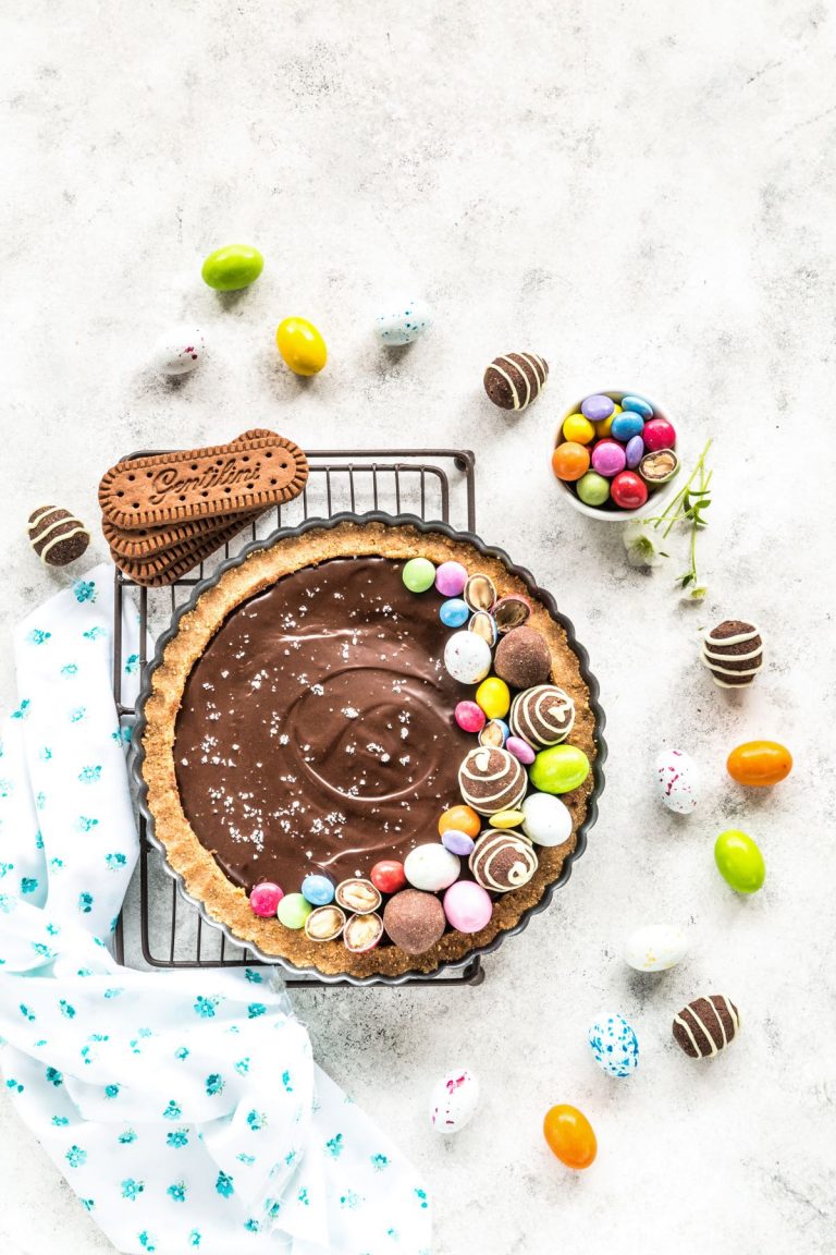 Crostata senza cottura al cioccolato e caramello salato