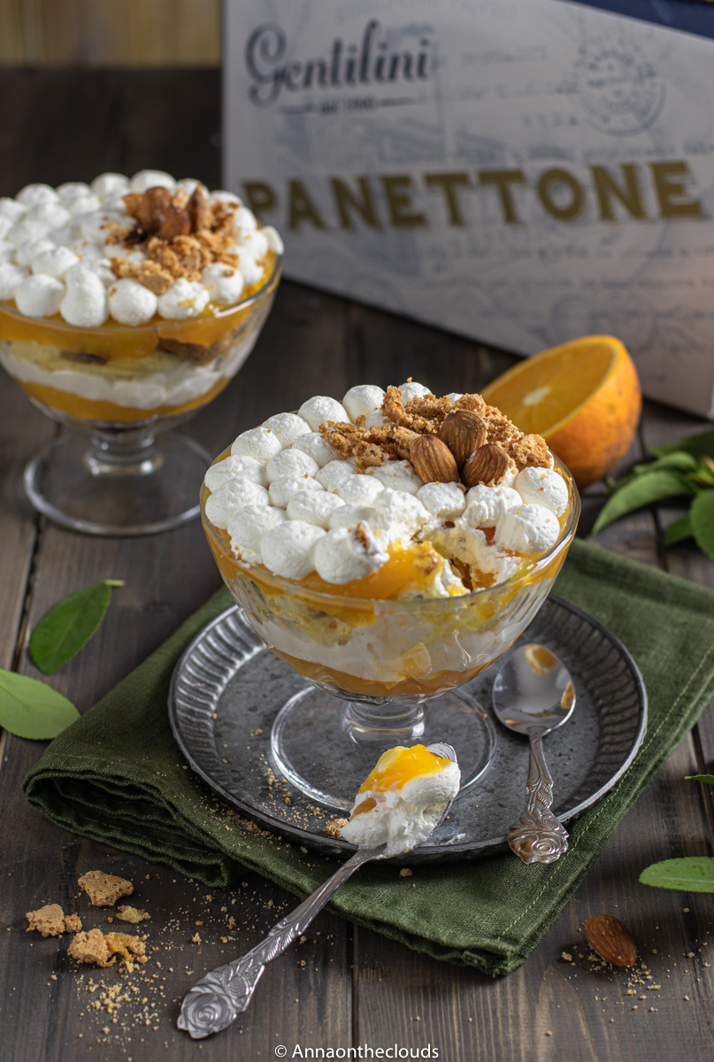 Coppa di panettone con crema all’arancia