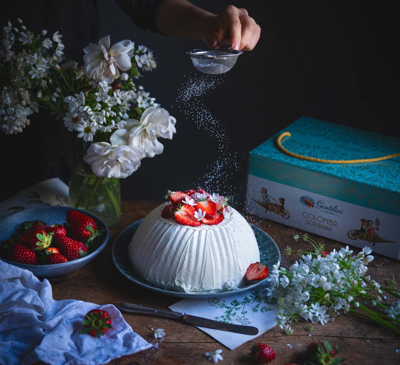 Zuccotto di colomba alle fragole